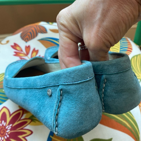 SOLD ELSEWHERE NEWWomen's UGG suede loafers blue 6.5 - Picture 3 of 8